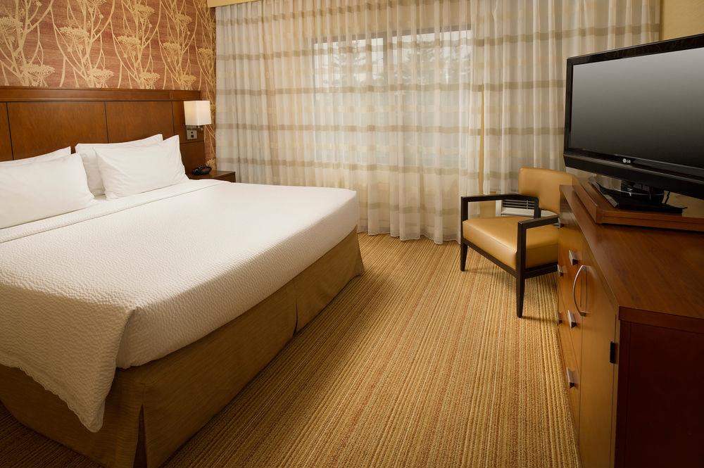 Hotel Courtyard By Marriott Waldorf Exterior foto