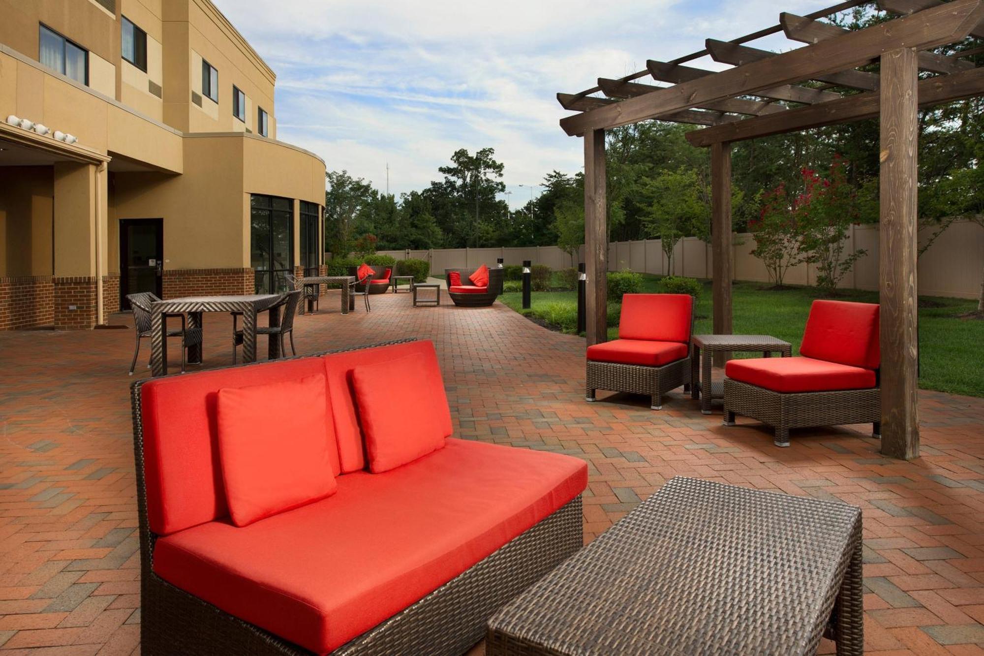 Hotel Courtyard By Marriott Waldorf Exterior foto