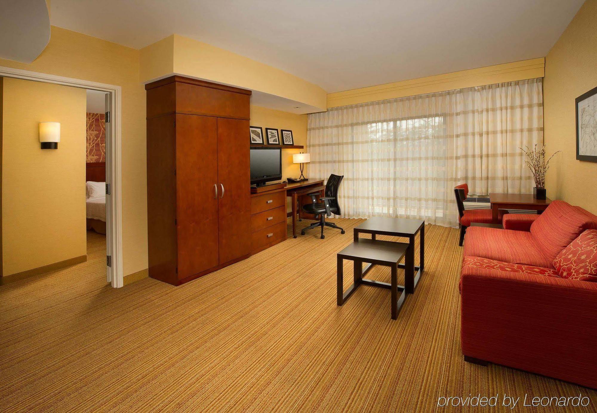 Hotel Courtyard By Marriott Waldorf Exterior foto