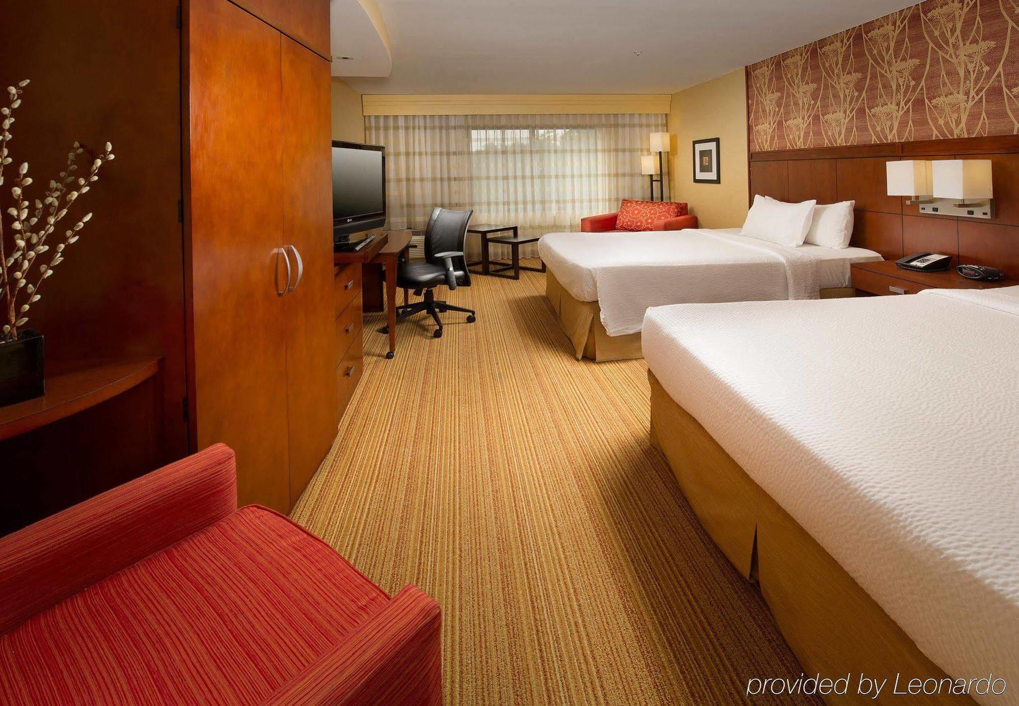 Hotel Courtyard By Marriott Waldorf Exterior foto