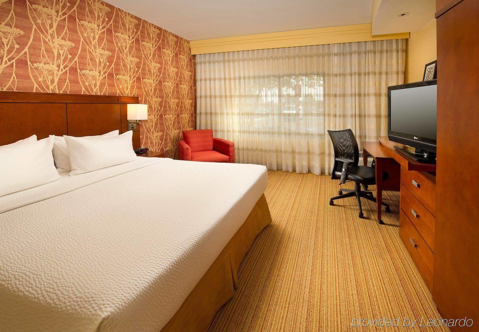 Hotel Courtyard By Marriott Waldorf Exterior foto