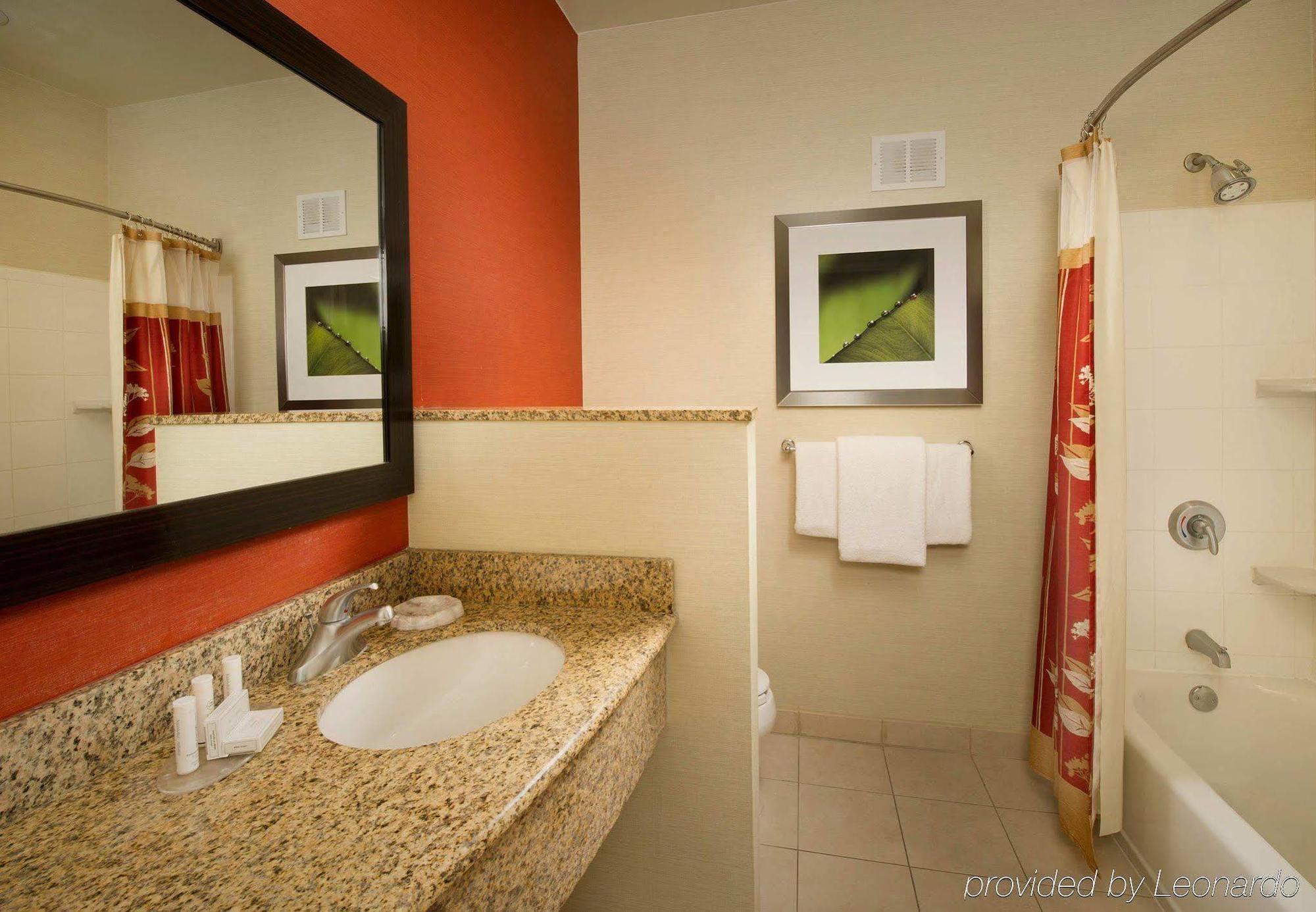 Hotel Courtyard By Marriott Waldorf Exterior foto
