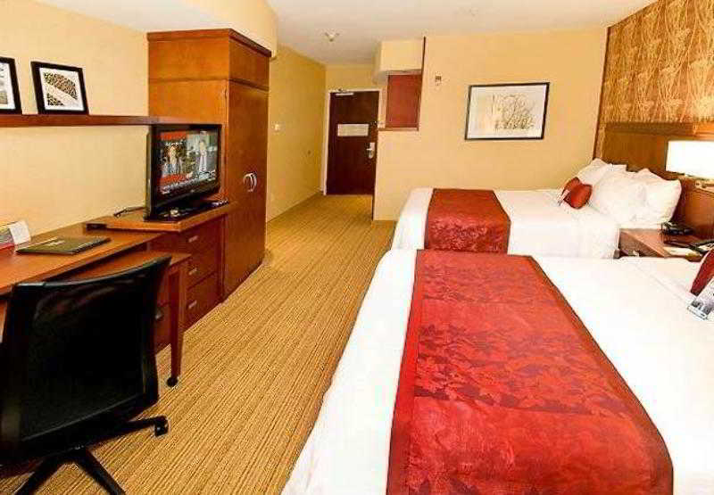 Hotel Courtyard By Marriott Waldorf Exterior foto